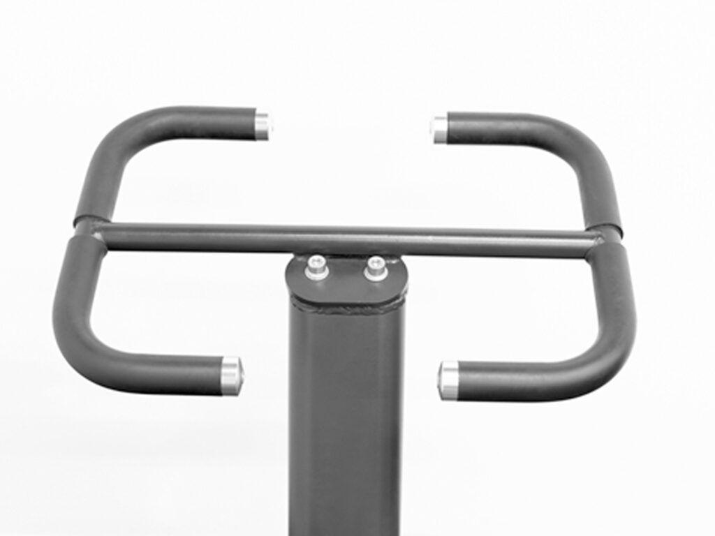 Padded handlebars allow you to control the intensity and duration of each stretch